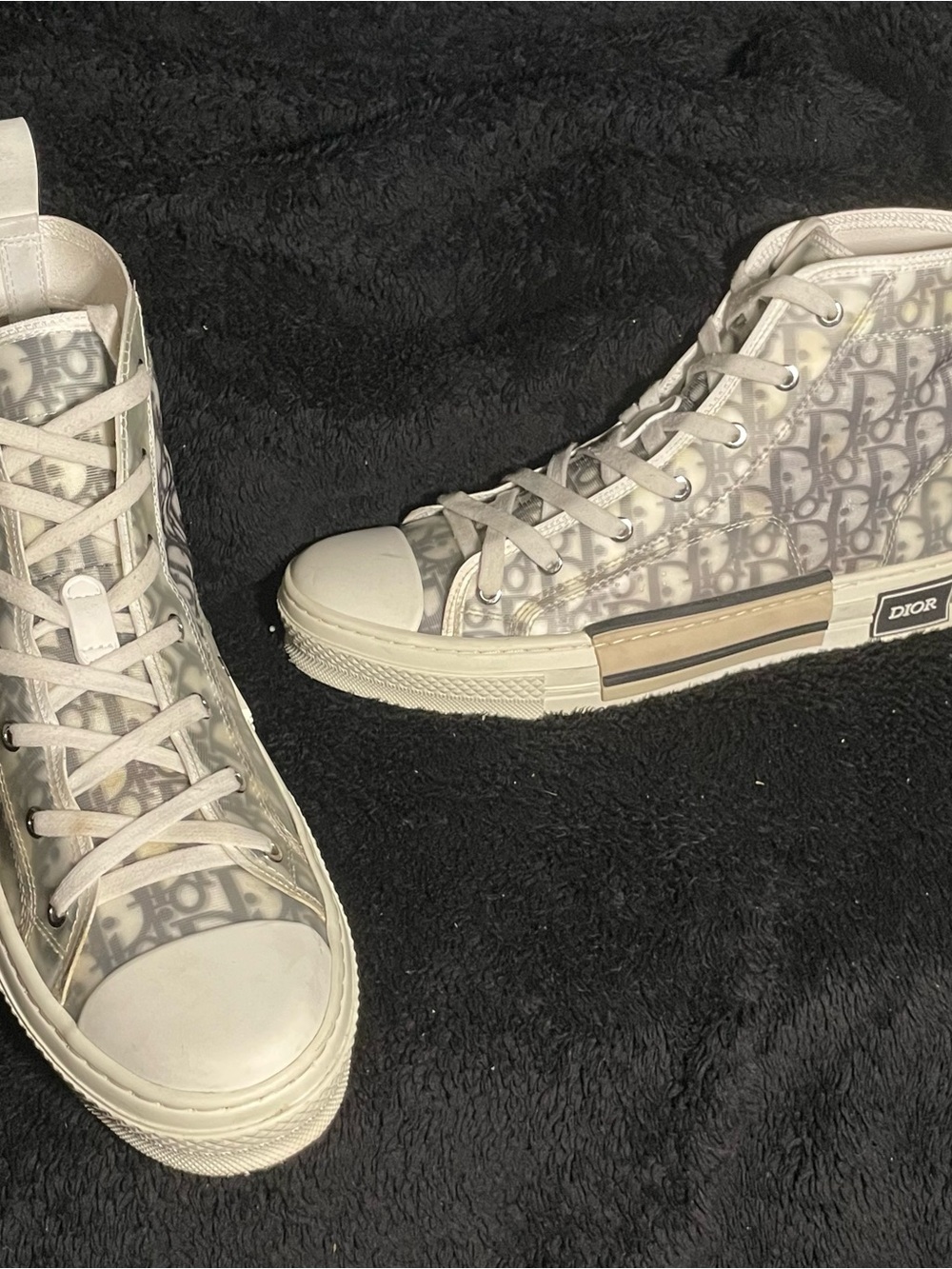 Dior white and black logs high top b23